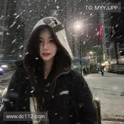 龙含雅